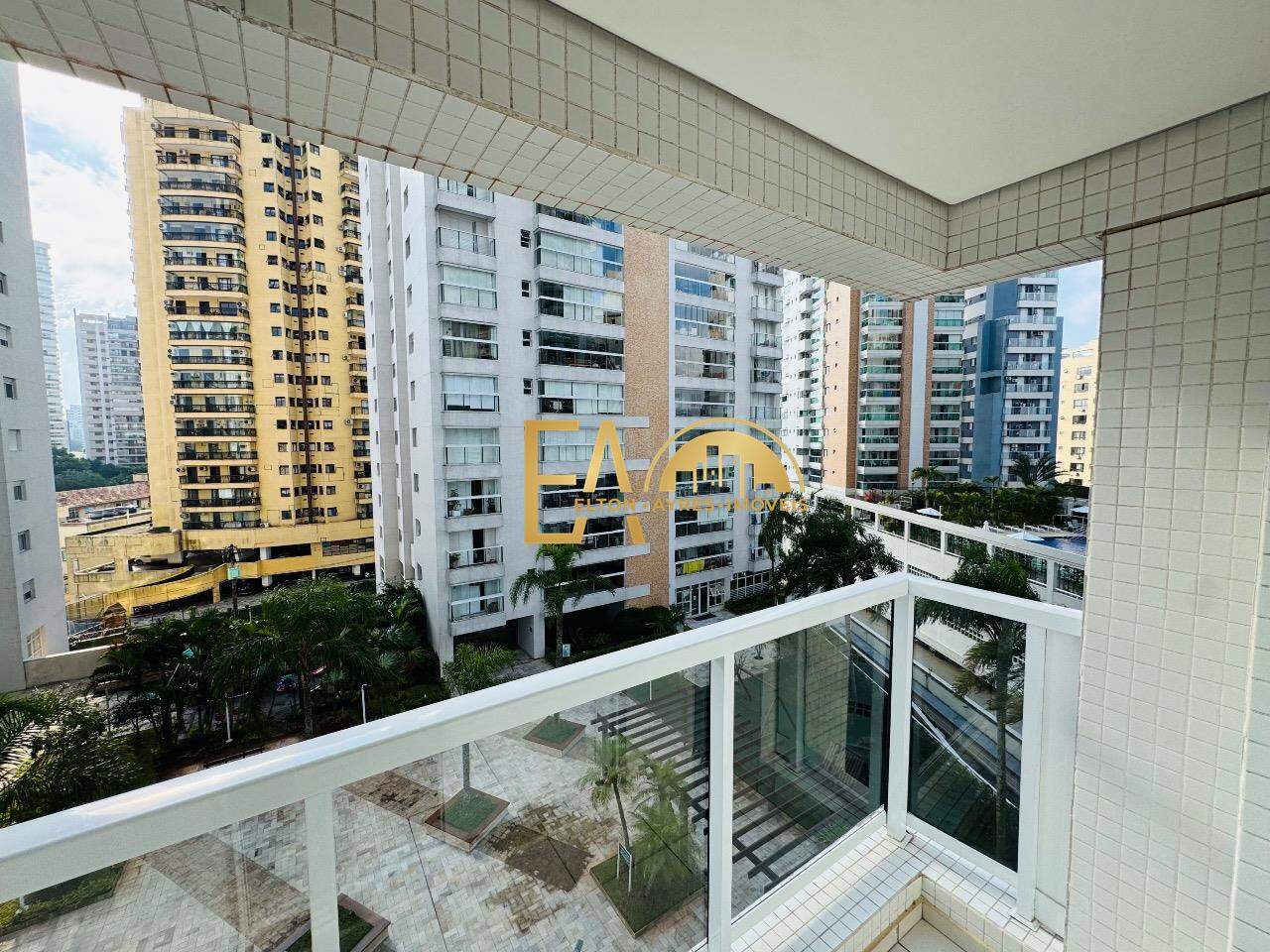 Apartamento à venda no Ponta da Praia: 
