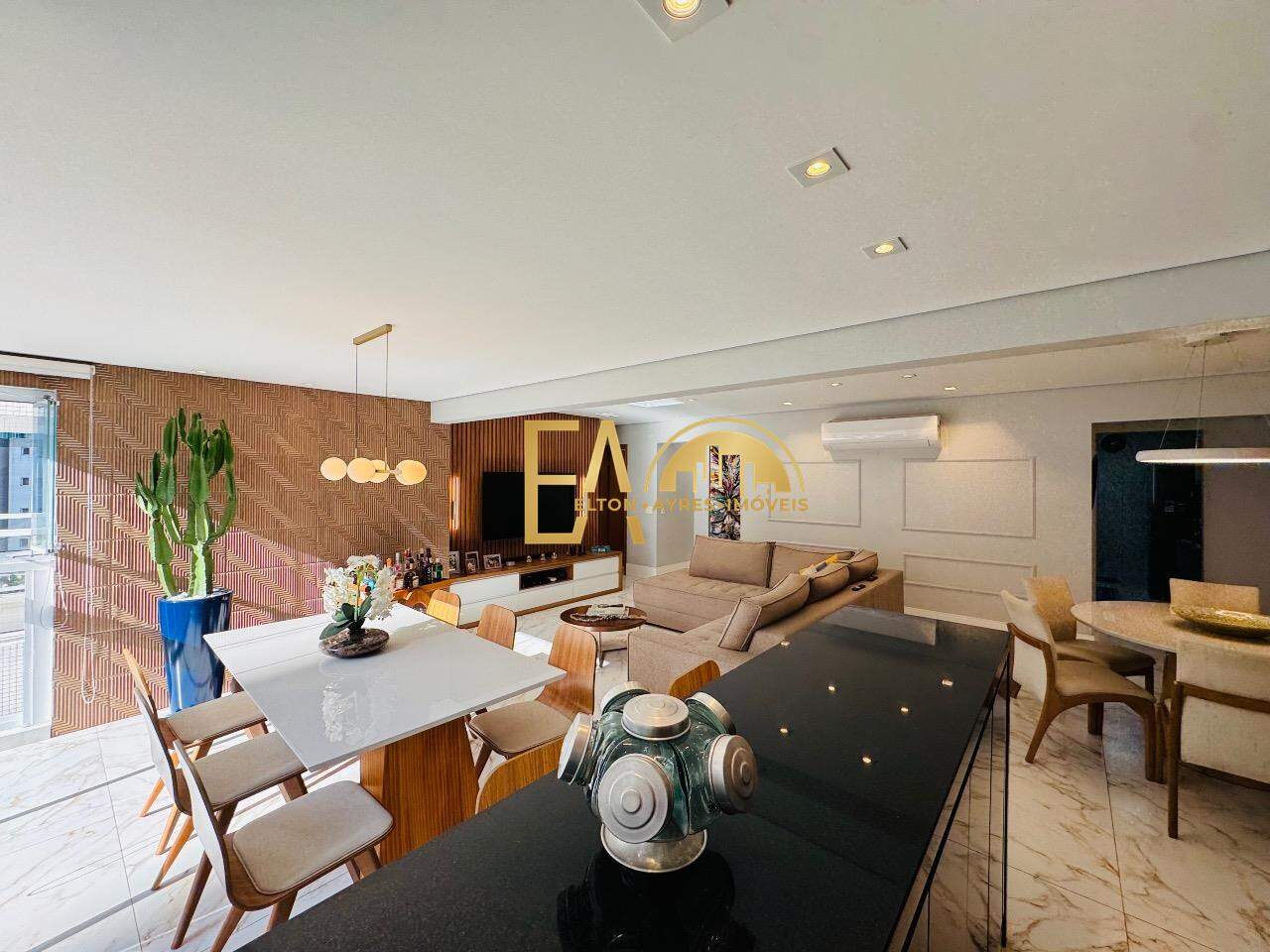 Apartamento à venda no Ponta da Praia: 