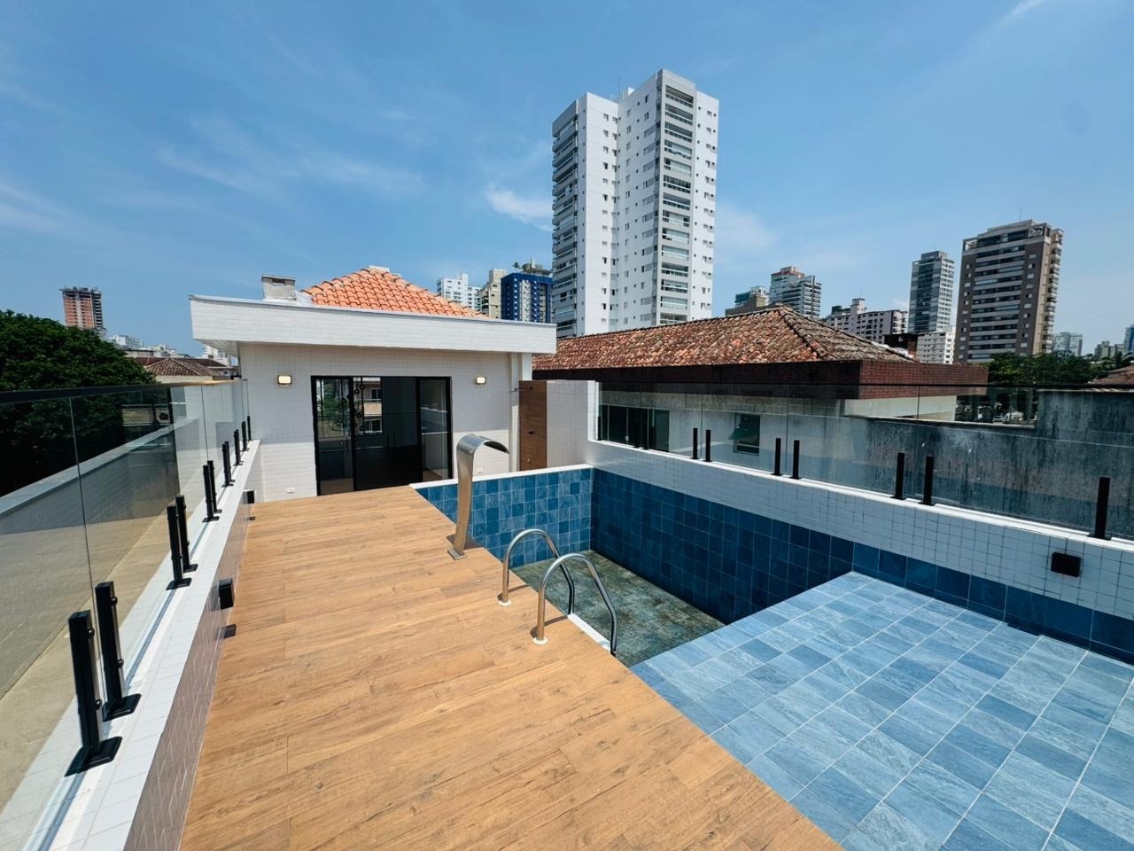 Casa à venda no Embaré: 