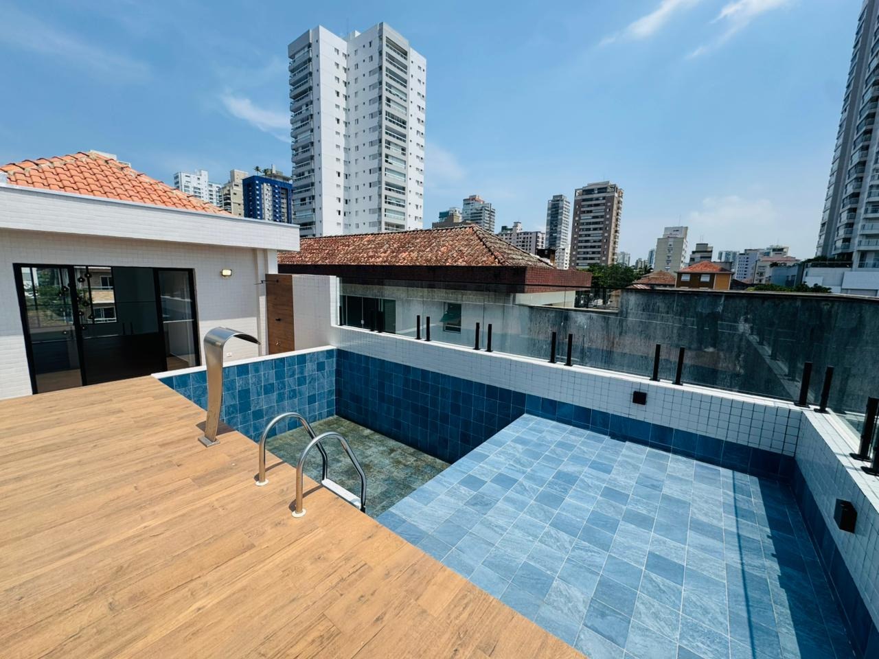 Casa à venda no Embaré: 