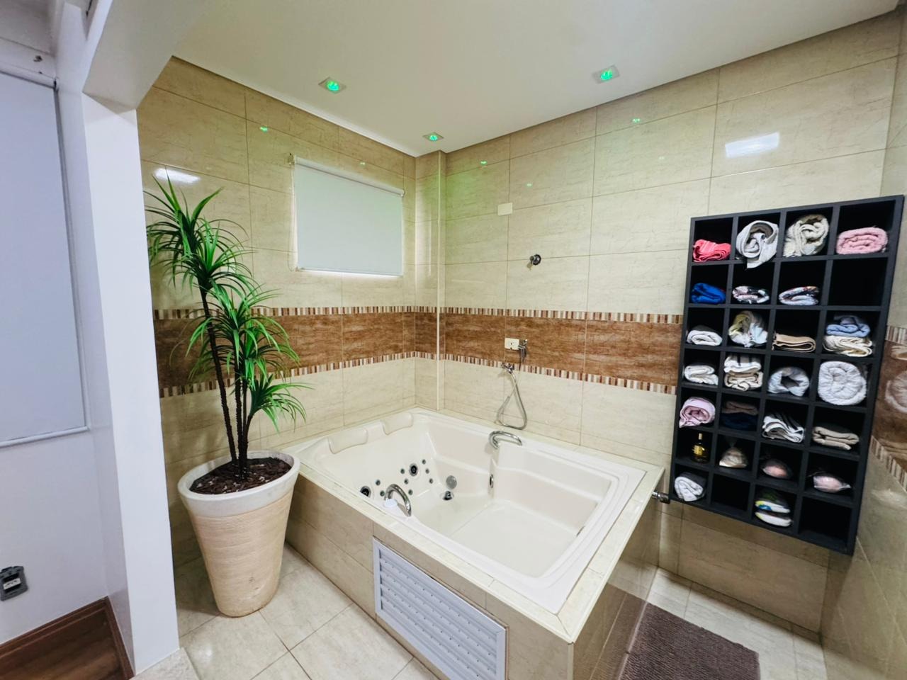 Casa à venda no Embaré: 