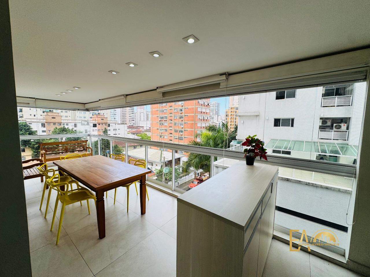 Apartamento à venda no Embaré: 