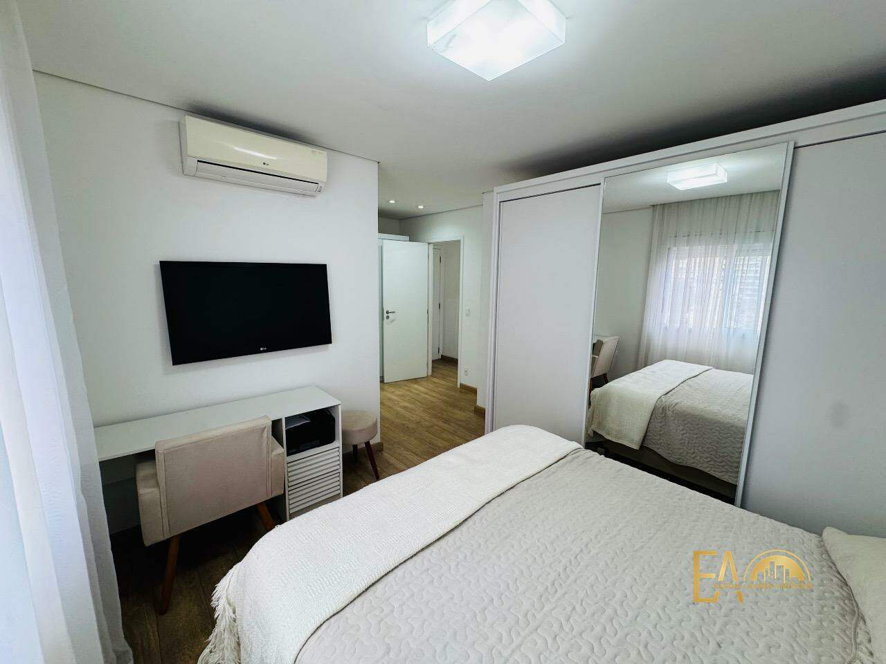 Apartamento à venda no Embaré: 