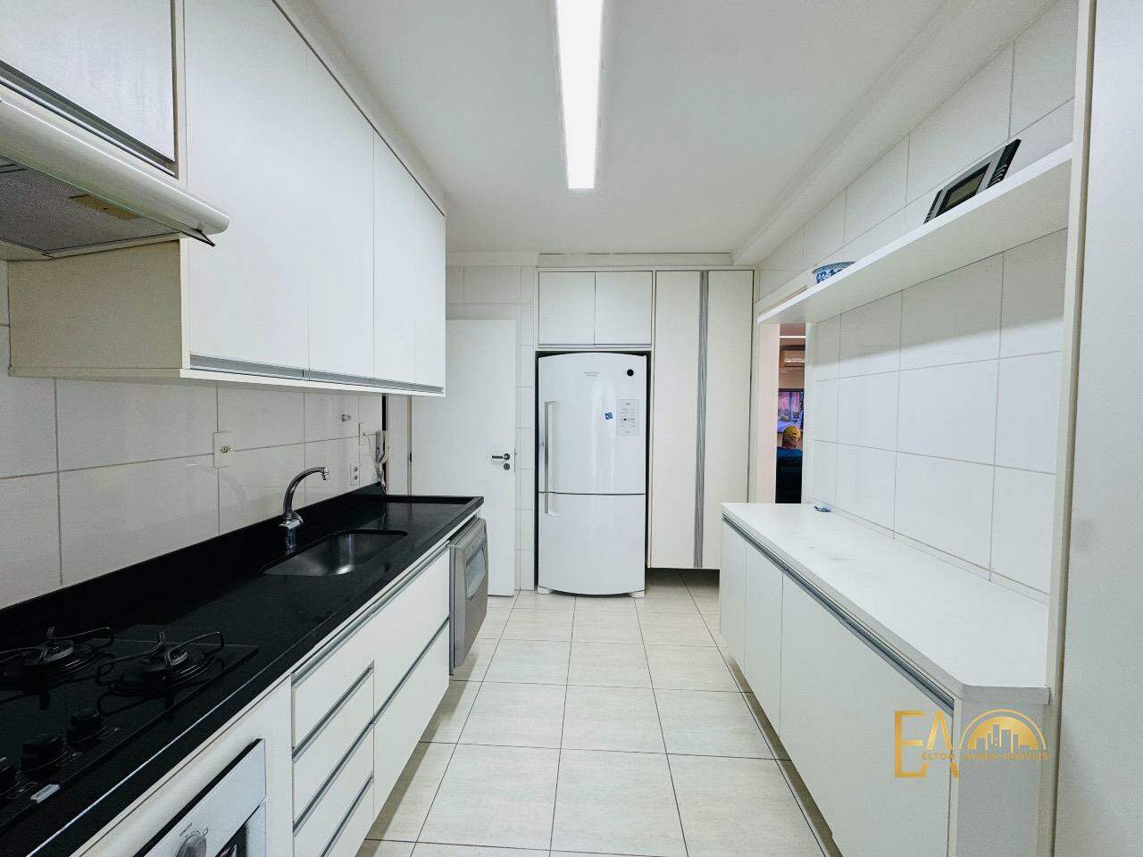 Apartamento à venda no Embaré: 