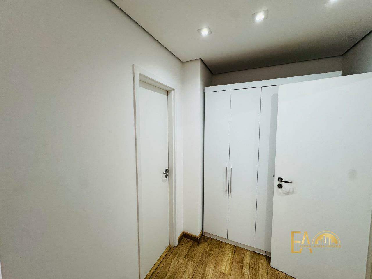 Apartamento à venda no Embaré: 