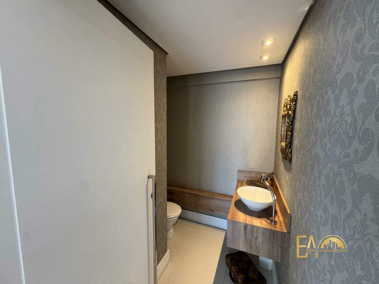 Apartamento à venda no Embaré: 