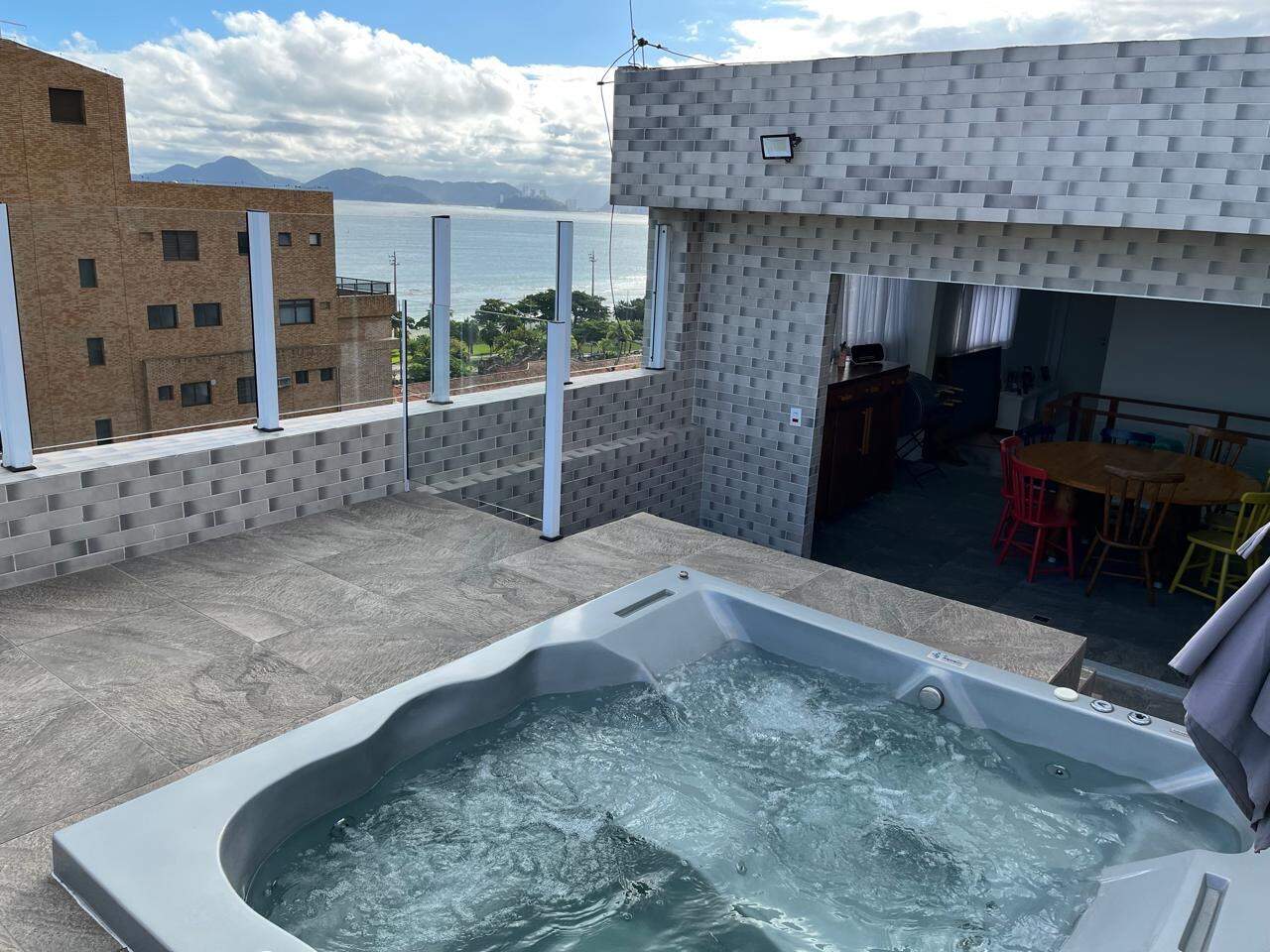 Cobertura à venda no Aparecida: 