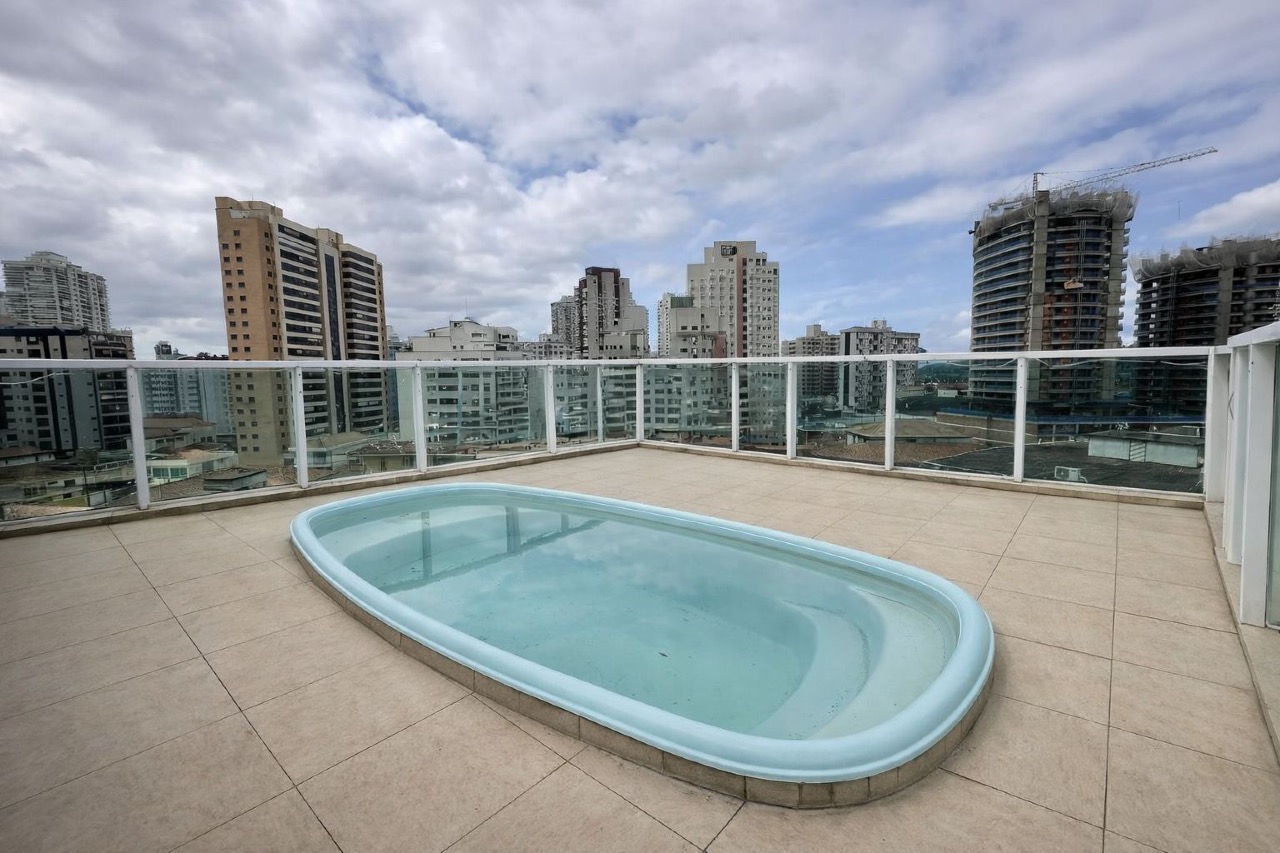 Apartamento à venda no Ponta da Praia: 