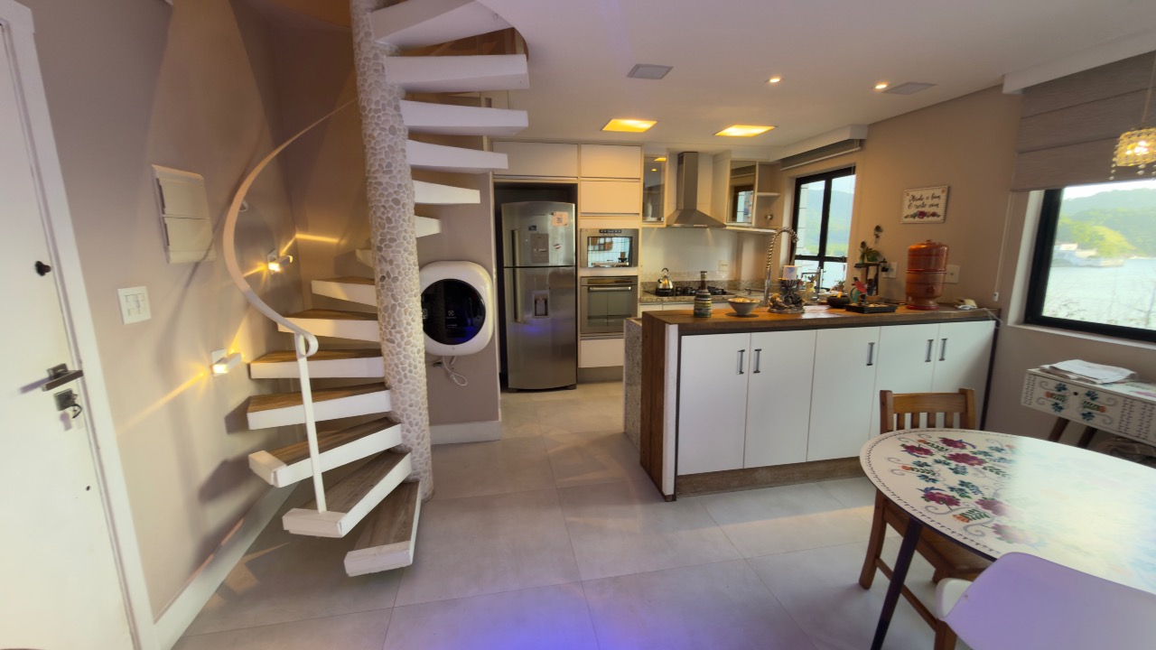 Apartamento à venda no Ponta da Praia: