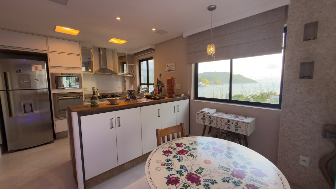 Apartamento à venda no Ponta da Praia: