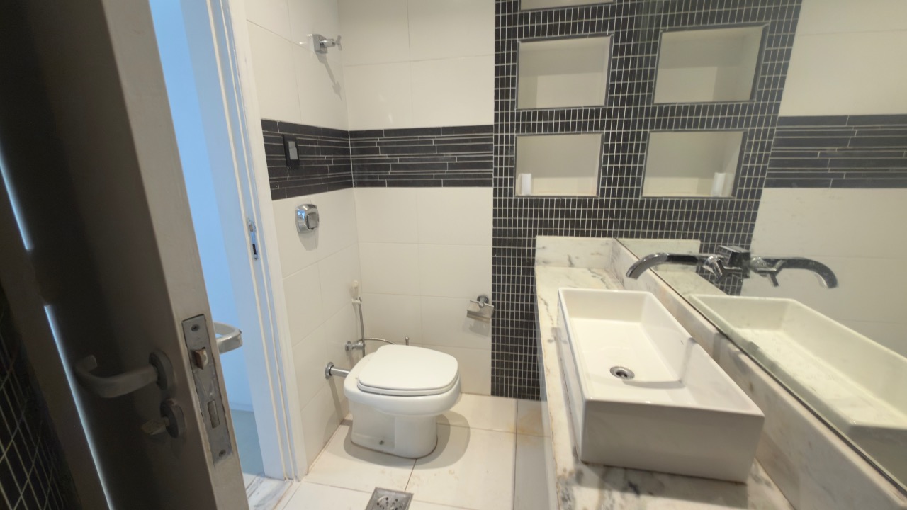 Apartamento à venda no Ponta da Praia: 