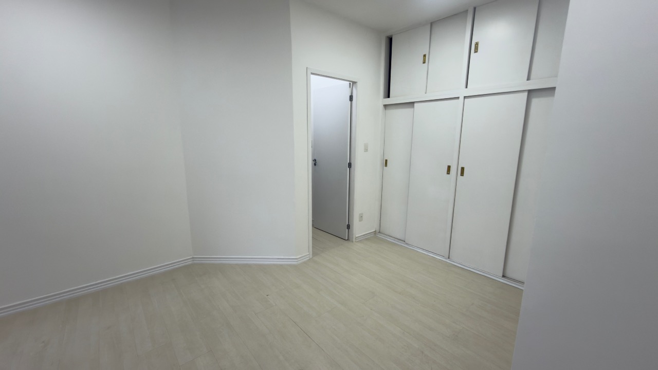 Apartamento à venda no Ponta da Praia: 