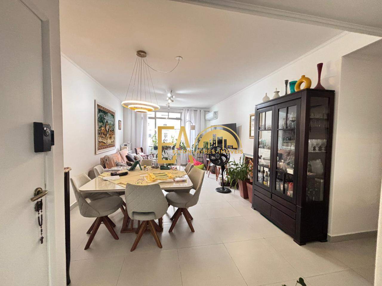 Apartamento à venda no Ponta da Praia: 