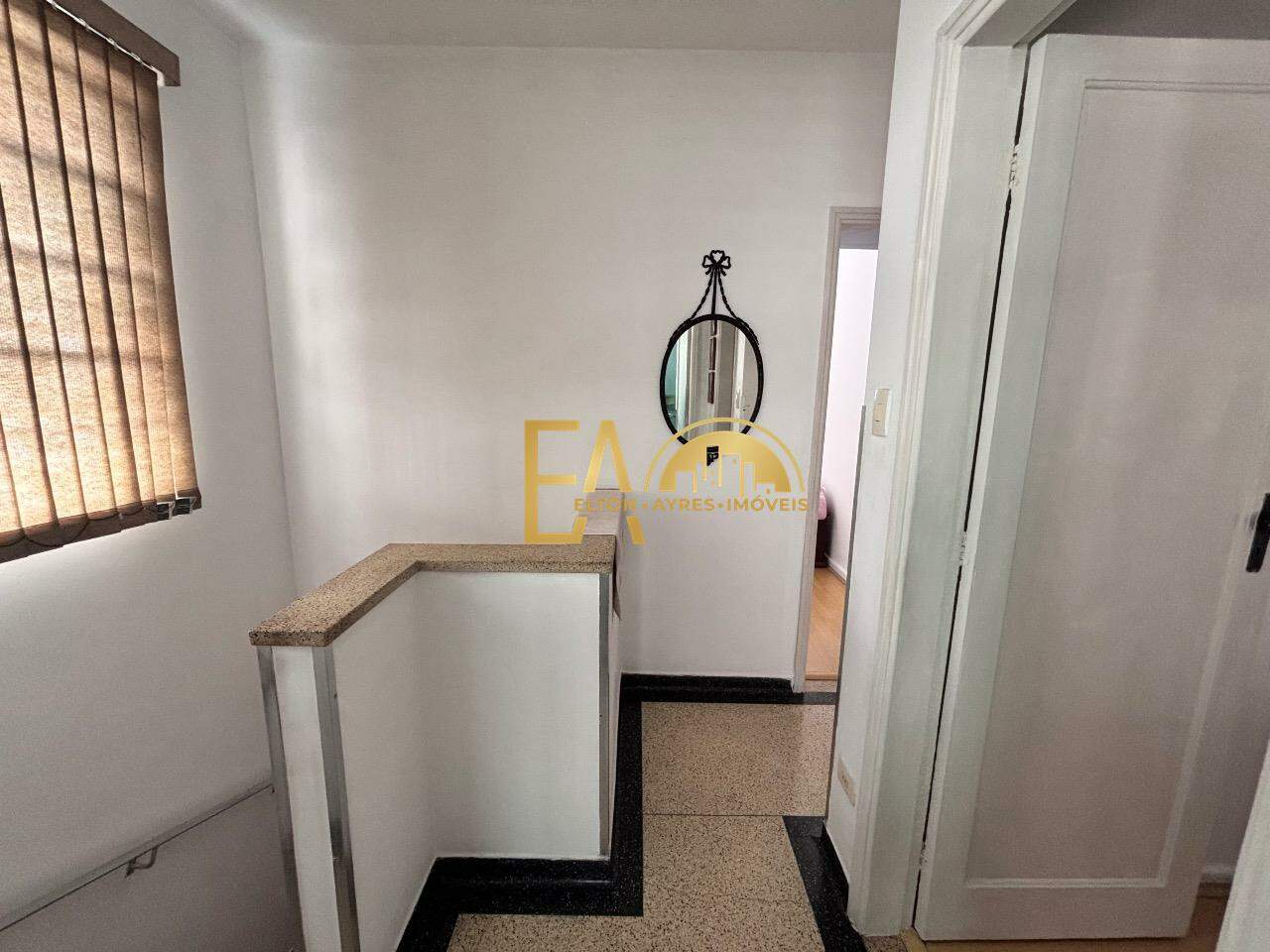  Casa à venda em Encruzilhada, Santos - SP: 