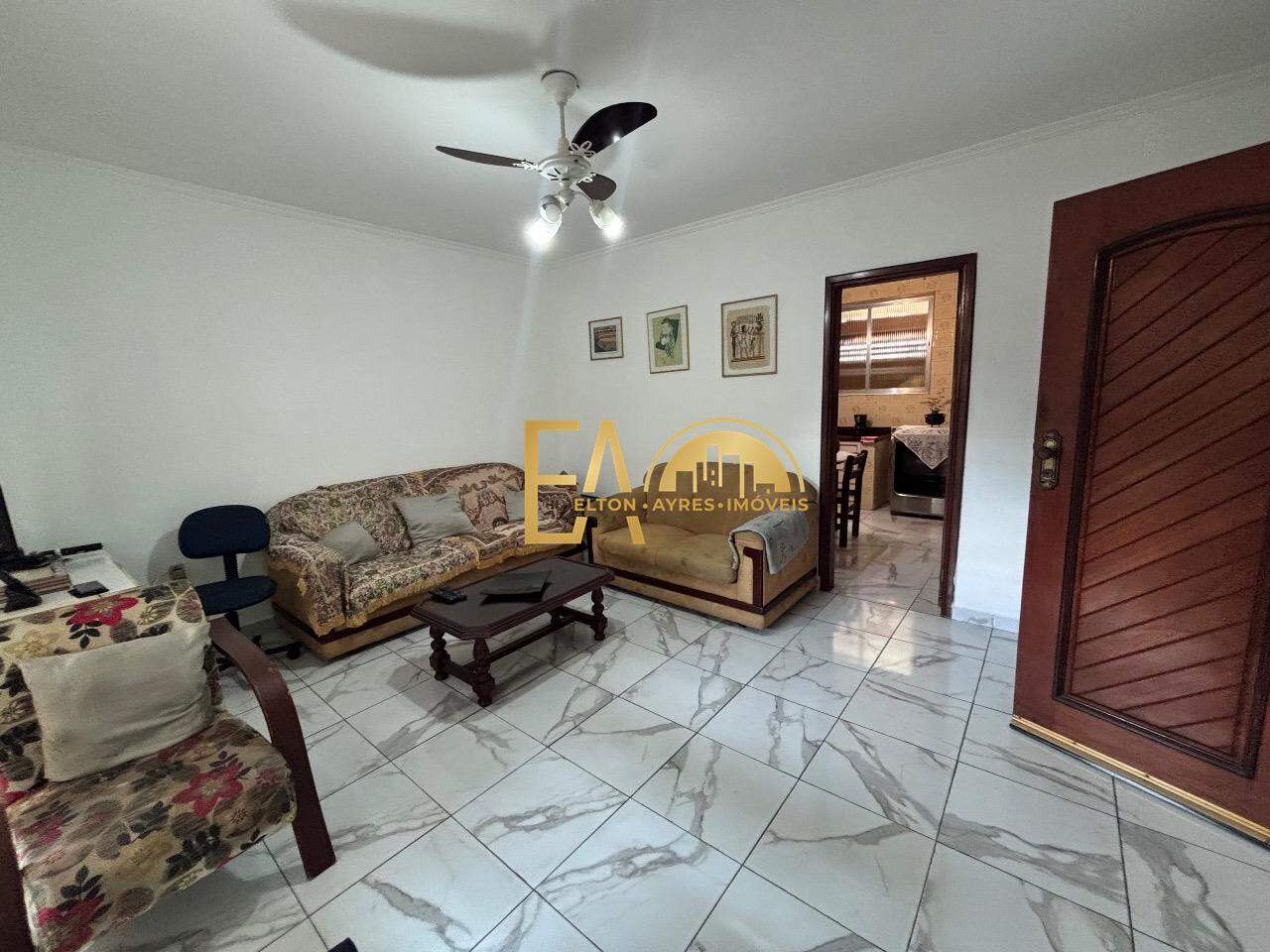  Casa à venda em Encruzilhada, Santos - SP: 