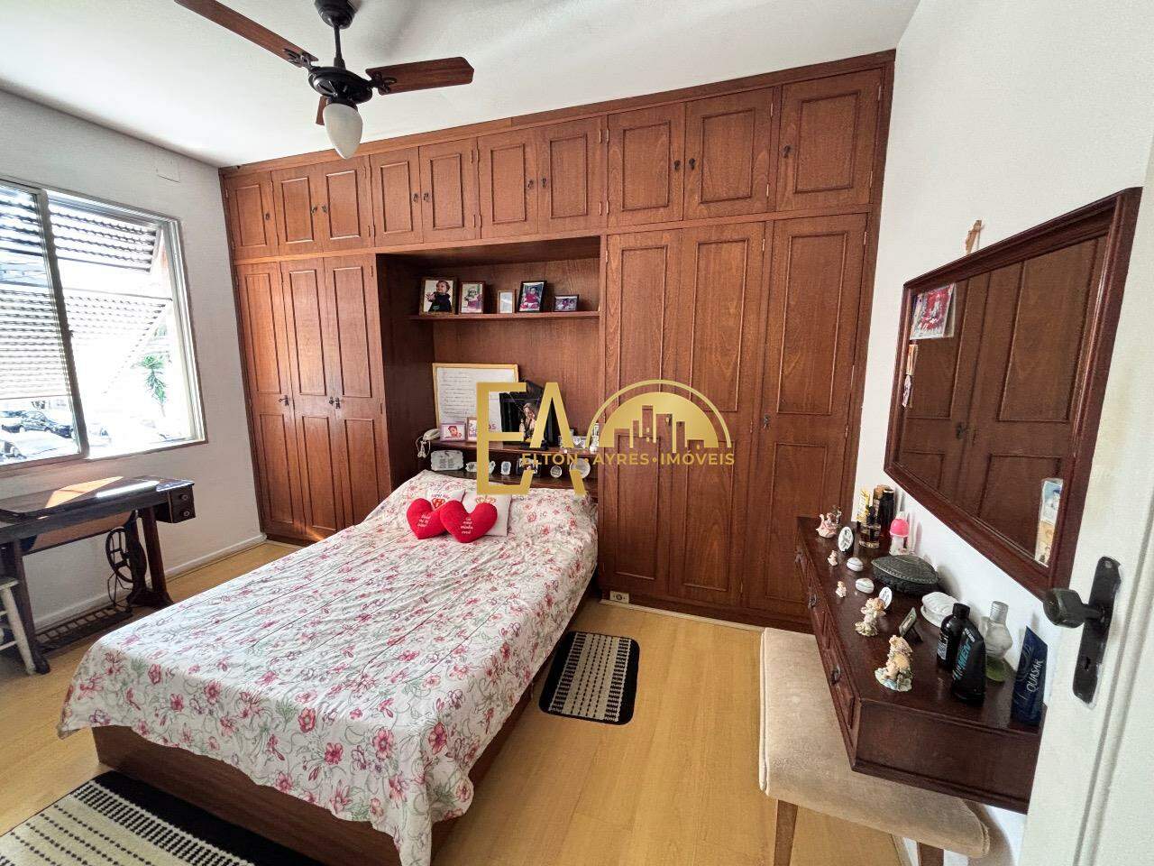  Casa à venda em Encruzilhada, Santos - SP: 