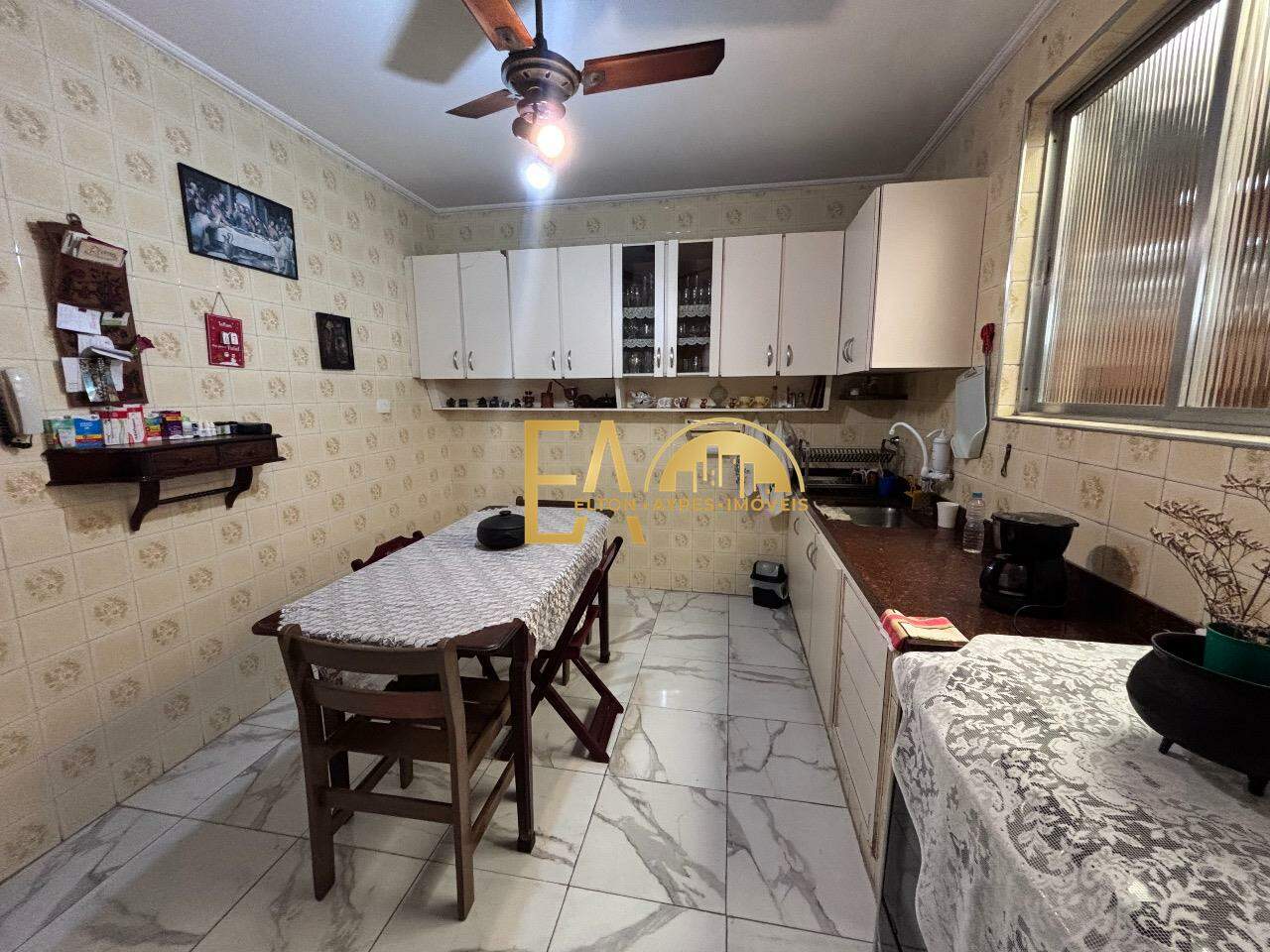  Casa à venda em Encruzilhada, Santos - SP: 