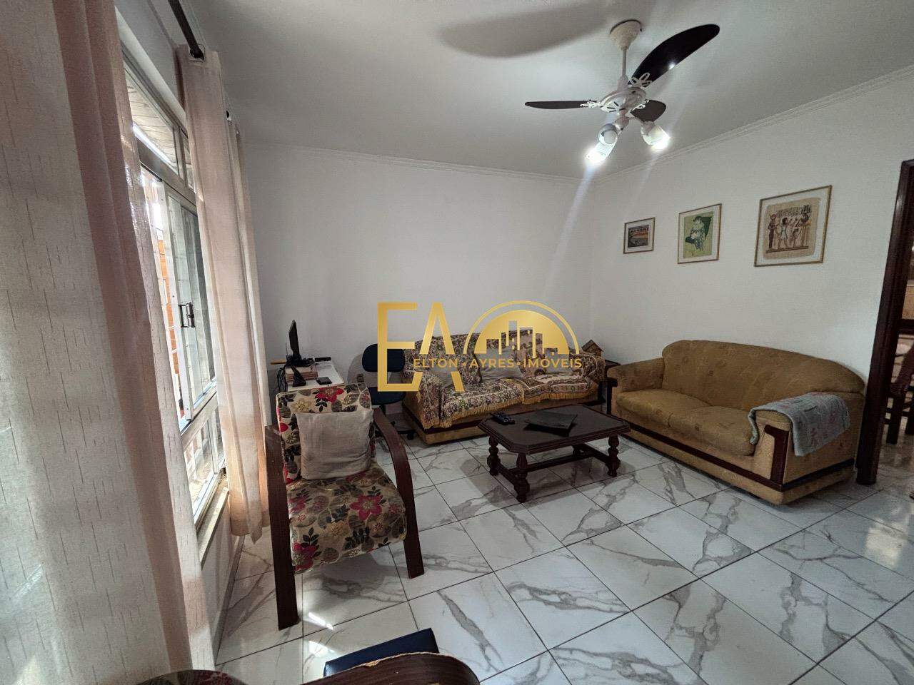  Casa à venda em Encruzilhada, Santos - SP: 