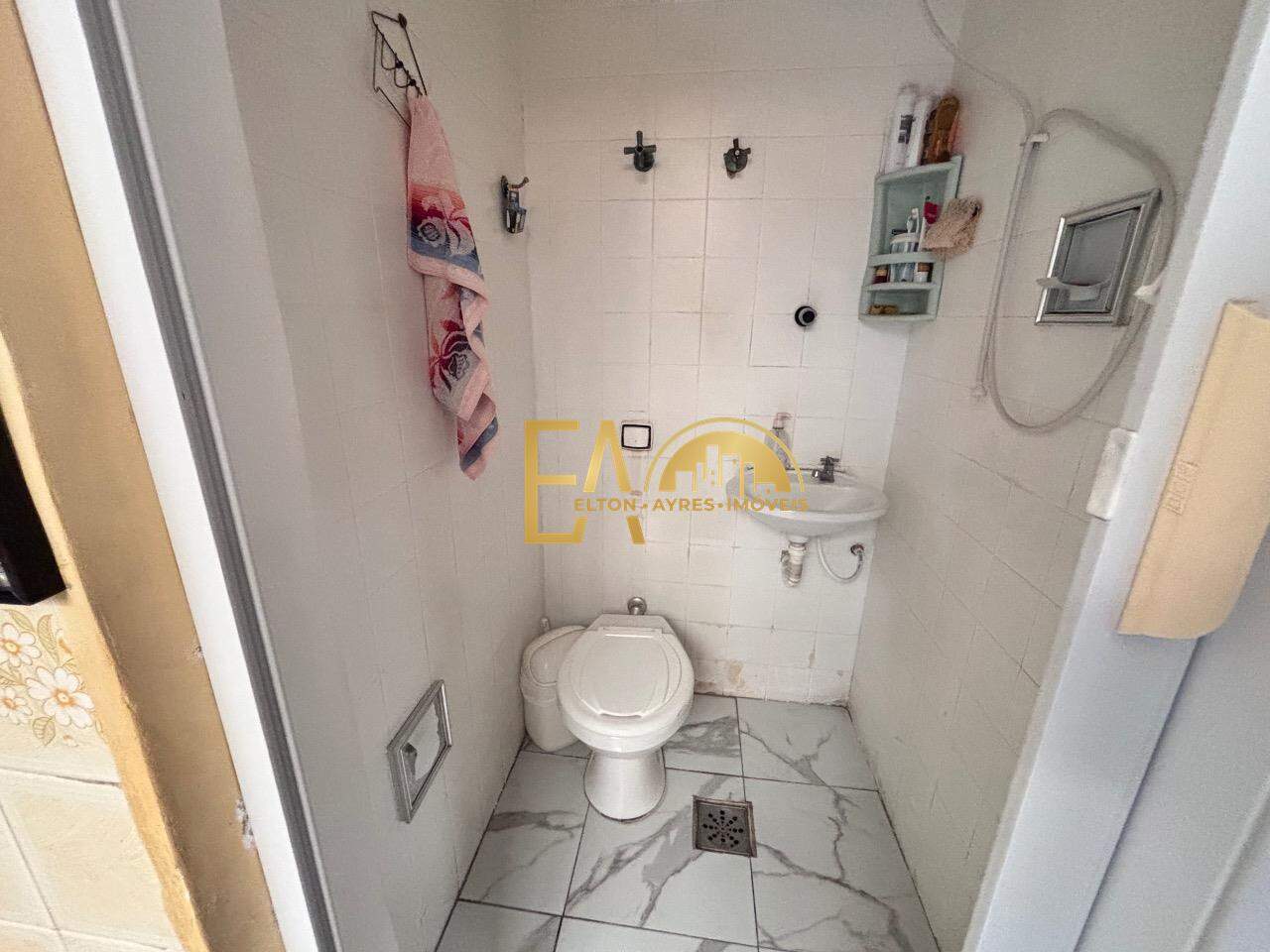  Casa à venda em Encruzilhada, Santos - SP: 