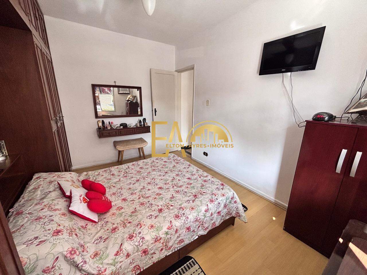  Casa à venda em Encruzilhada, Santos - SP: 