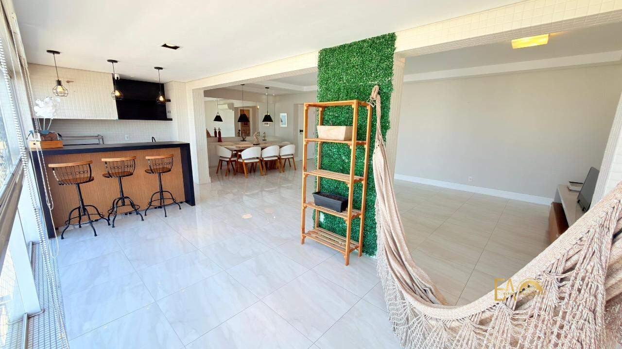 Apartamento à venda no Embaré: 