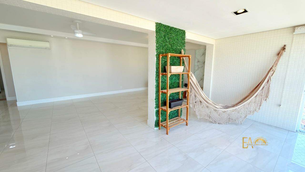 Apartamento à venda no Embaré: 