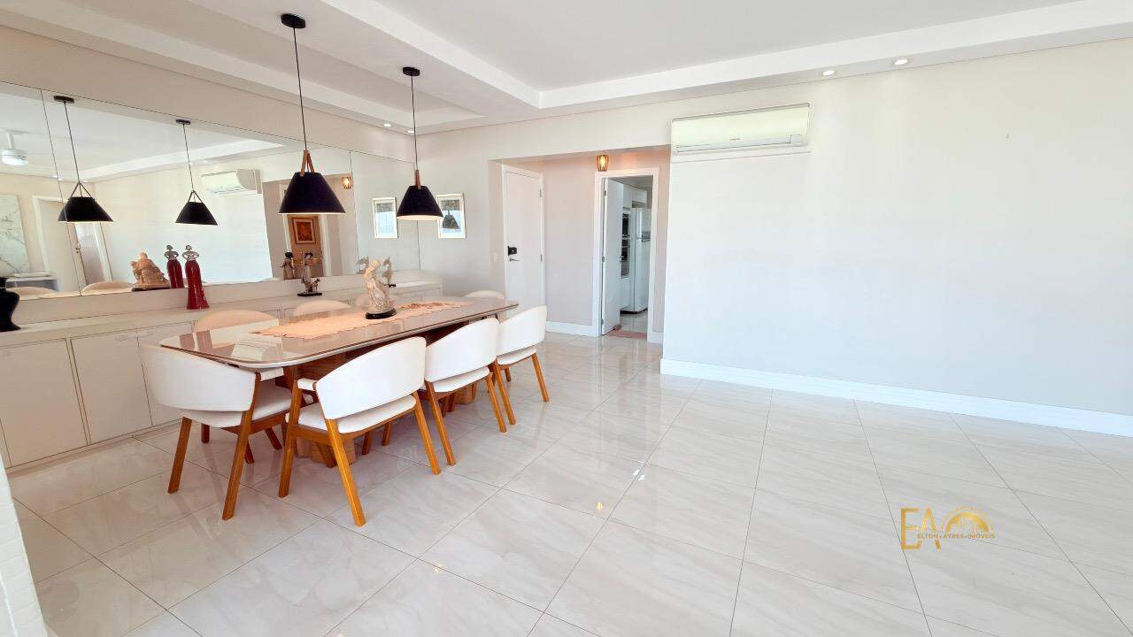 Apartamento à venda no Embaré: 