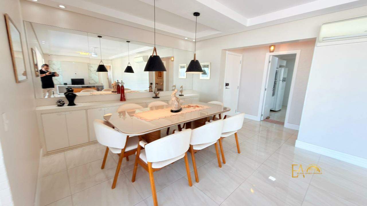 Apartamento à venda no Embaré: 