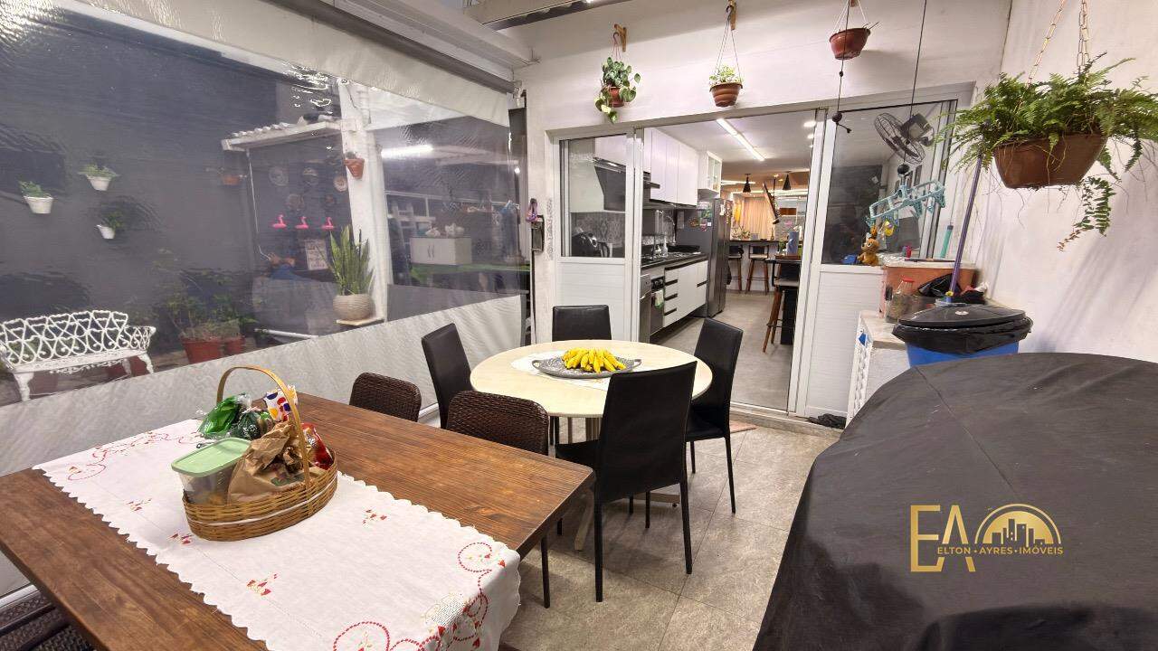 Casa à venda no Ponta da Praia: 