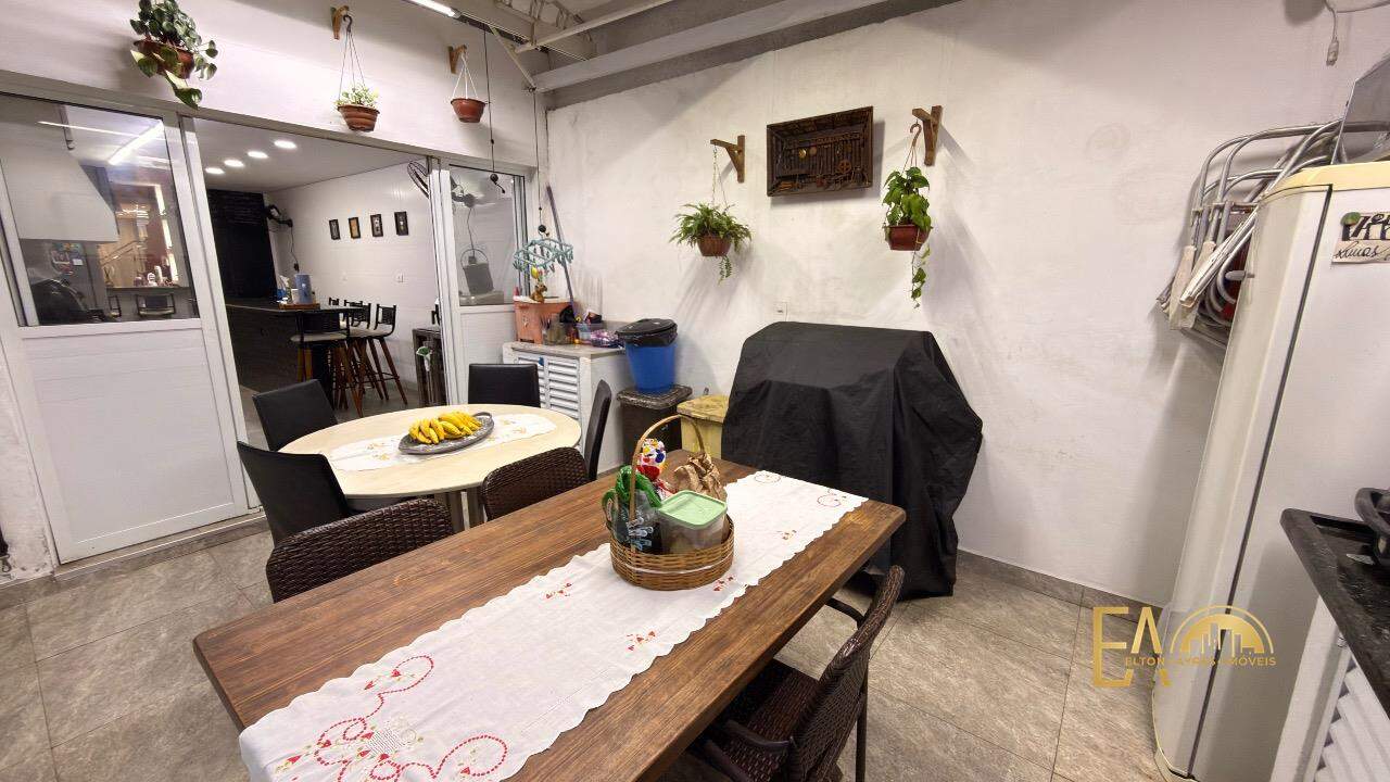 Casa à venda no Ponta da Praia: 