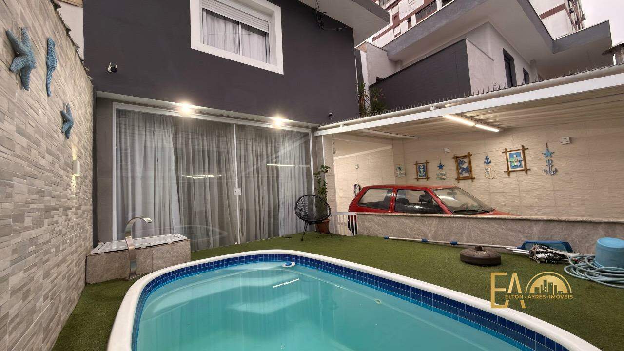 Casa à venda no Ponta da Praia: 