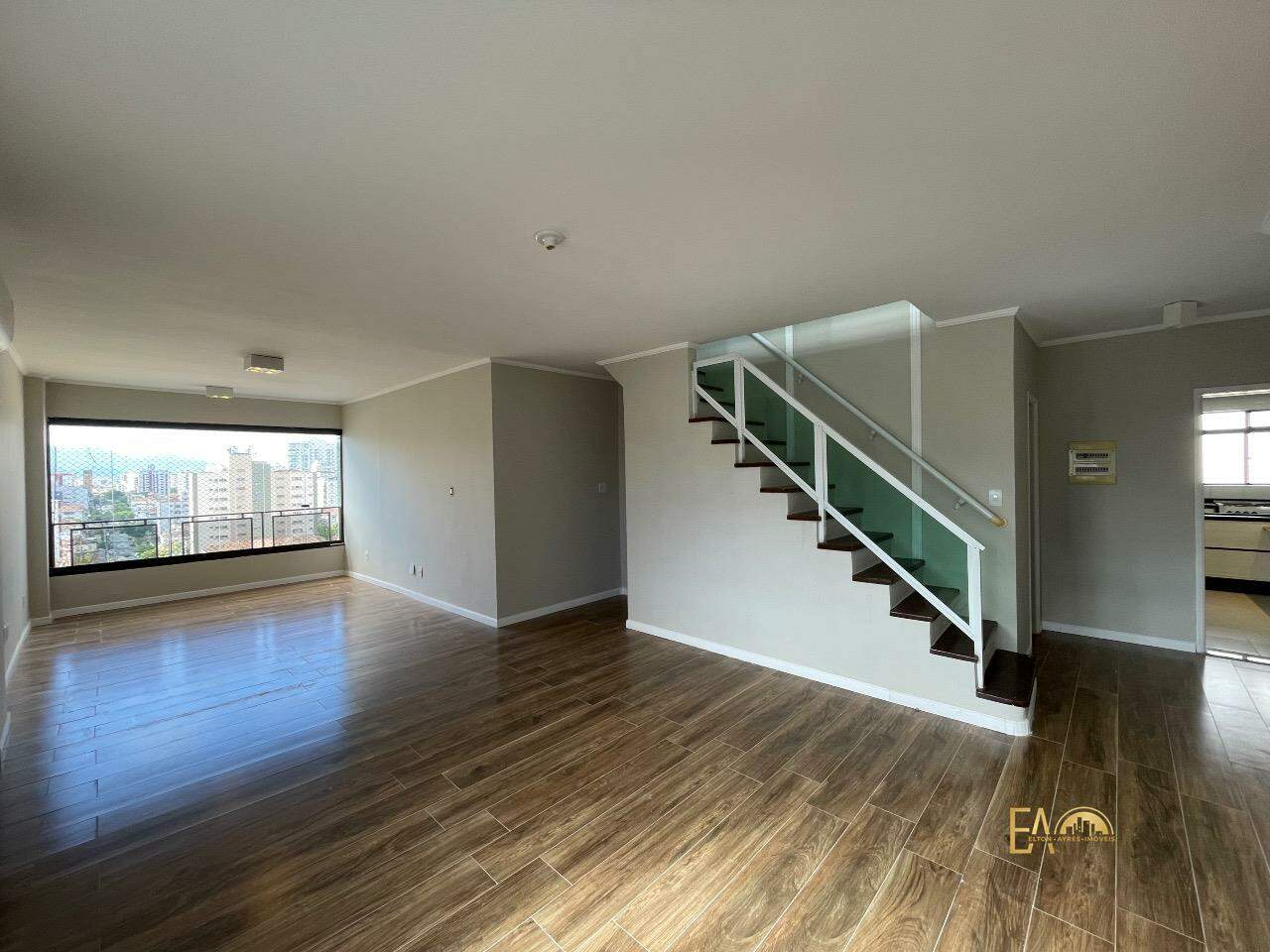 Apartamento à venda no Embaré: 
