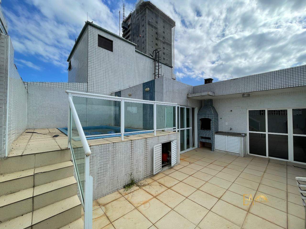 Apartamento à venda no Embaré: 