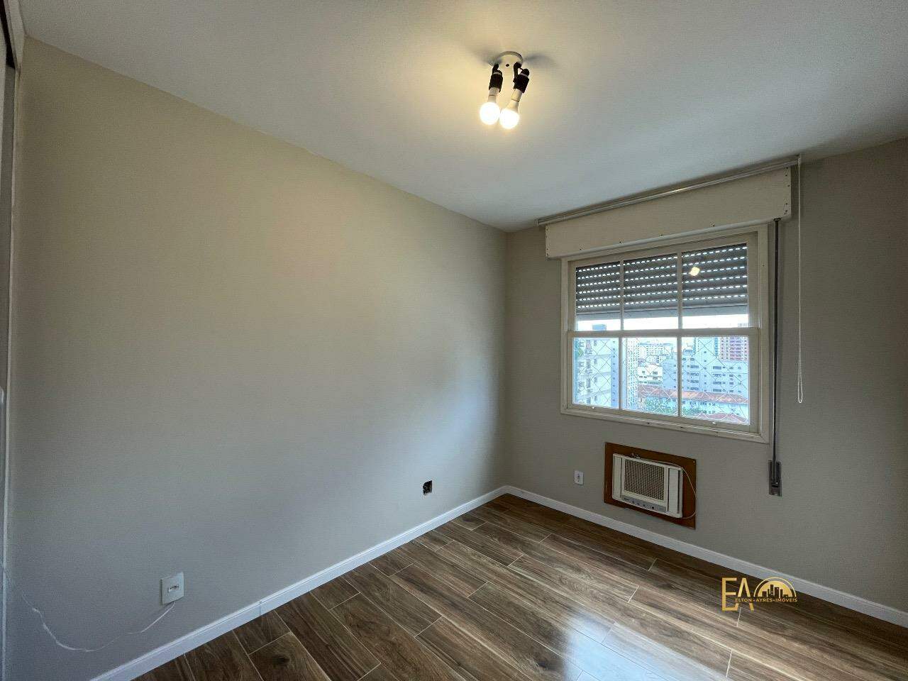 Apartamento à venda no Embaré: 