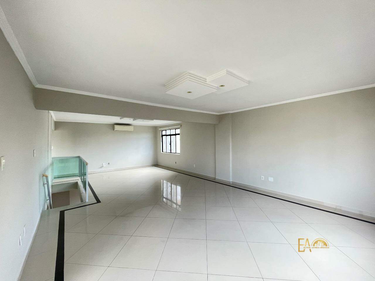 Apartamento à venda no Embaré: 