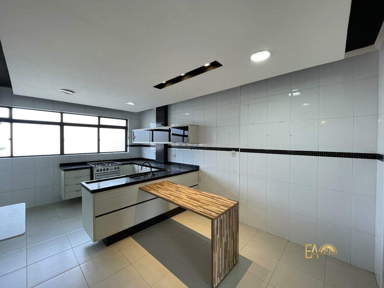 Apartamento à venda no Embaré: 