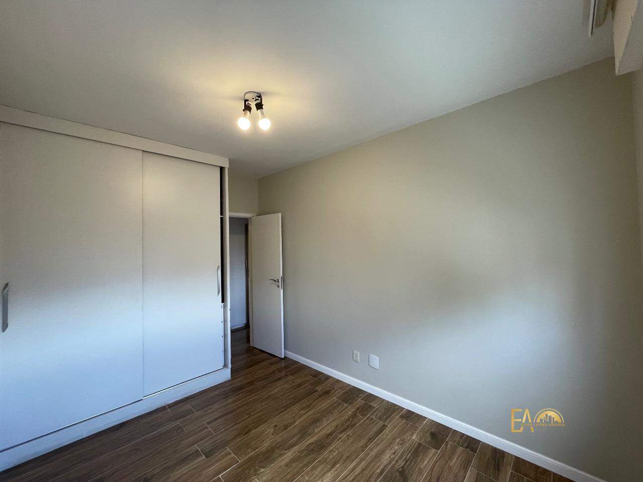 Apartamento à venda no Embaré: 