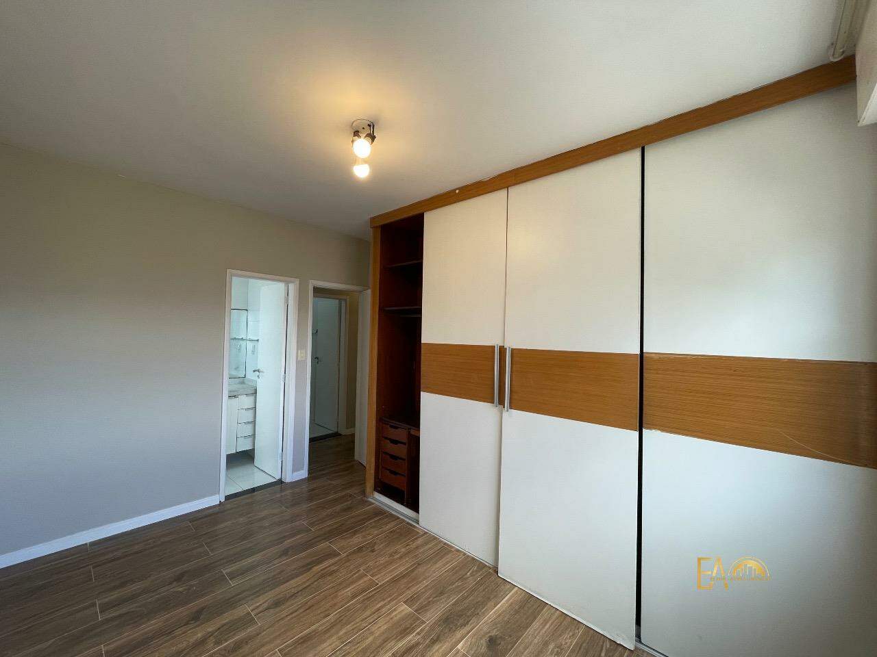 Apartamento à venda no Embaré: 