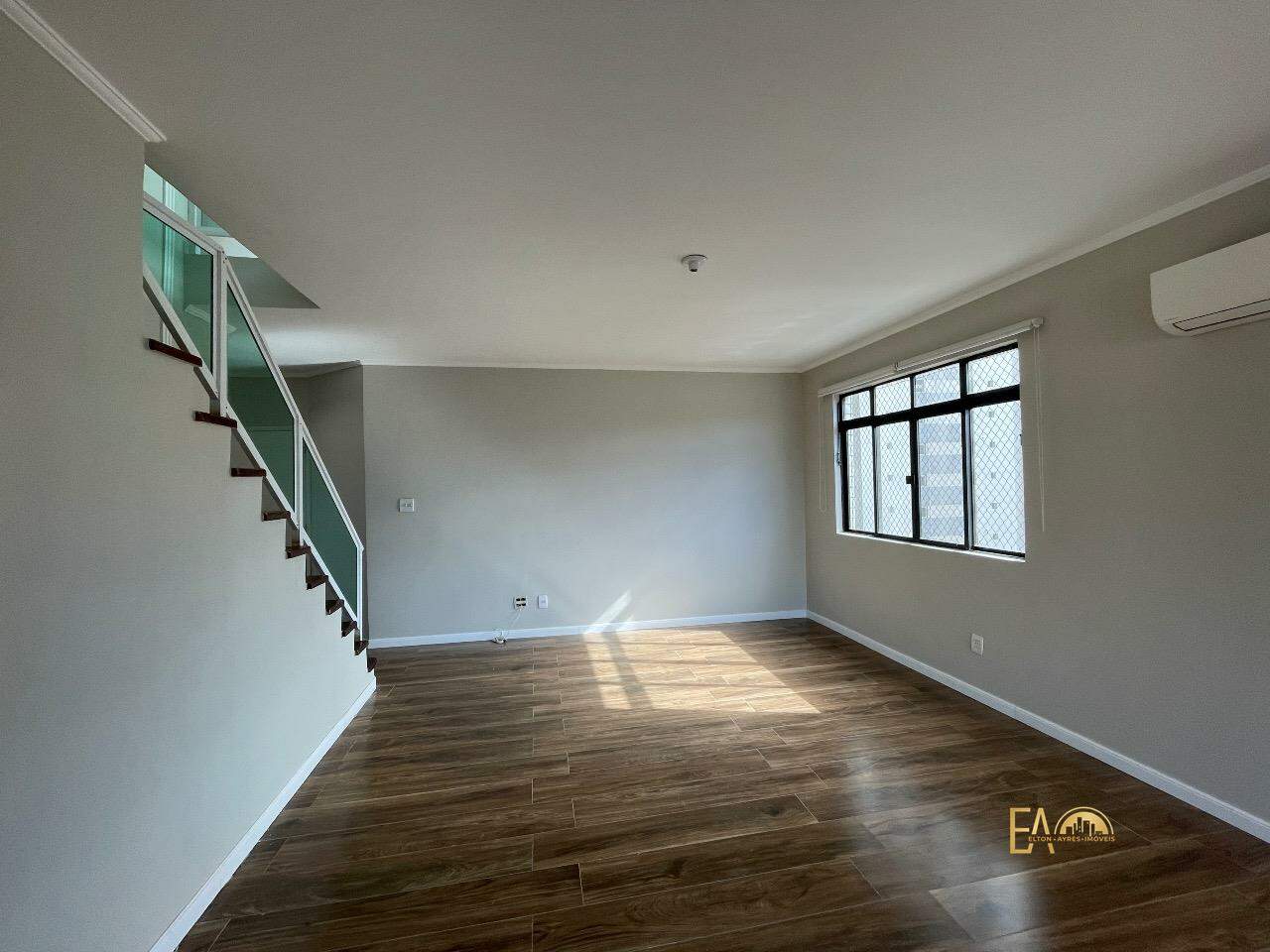 Apartamento à venda no Embaré: 