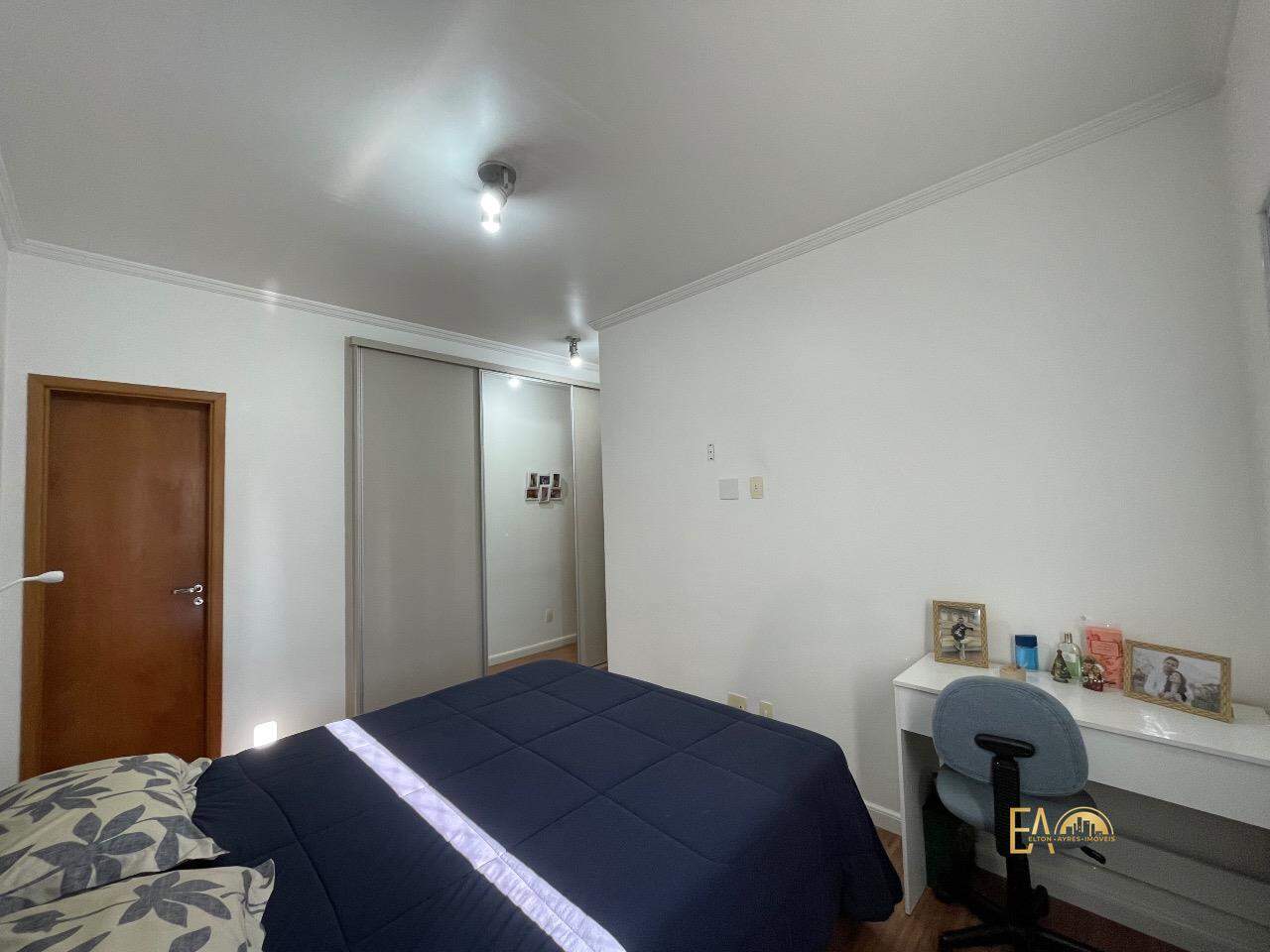 Apartamento à venda no Embaré: 