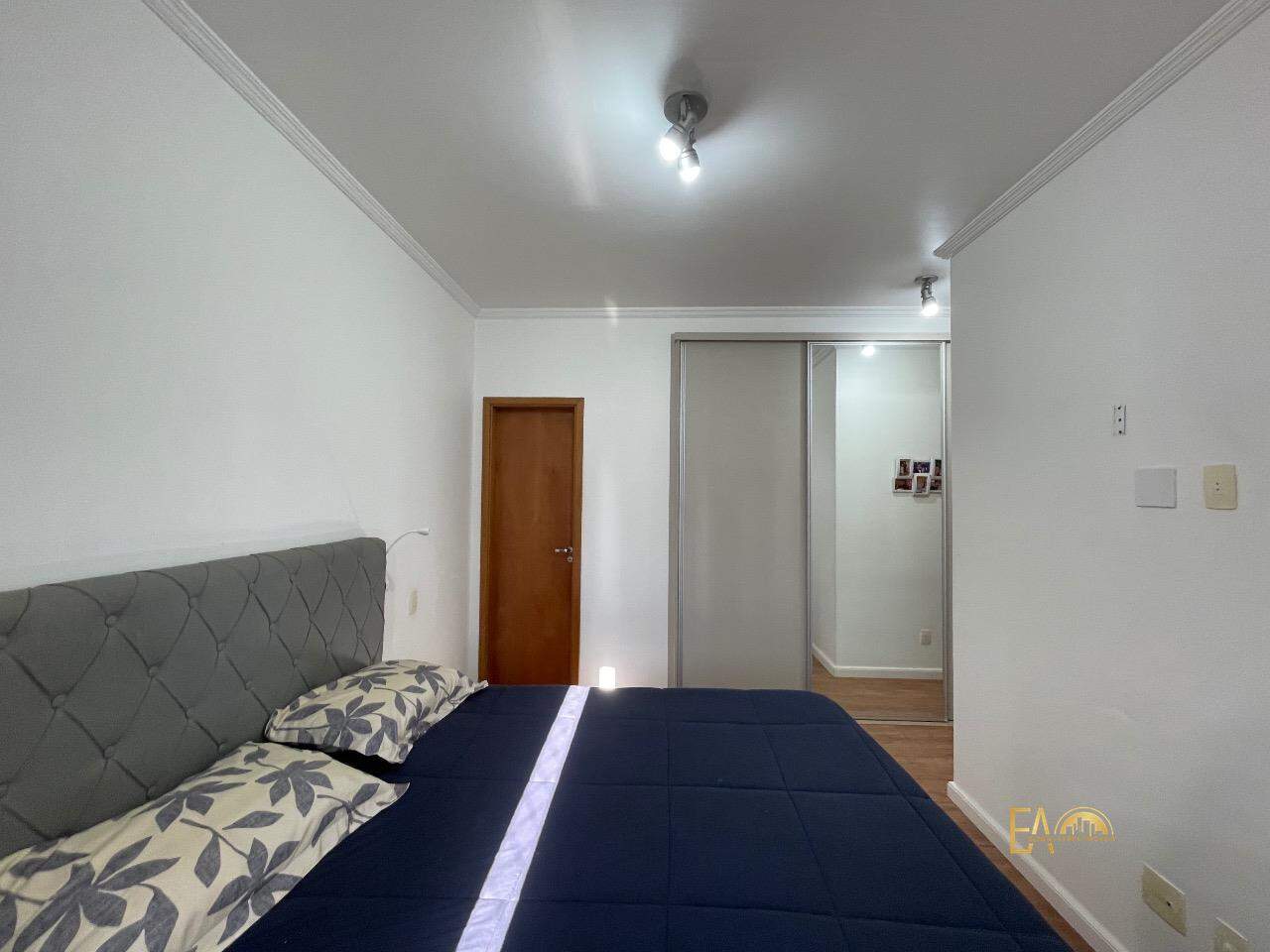 Apartamento à venda no Embaré: 
