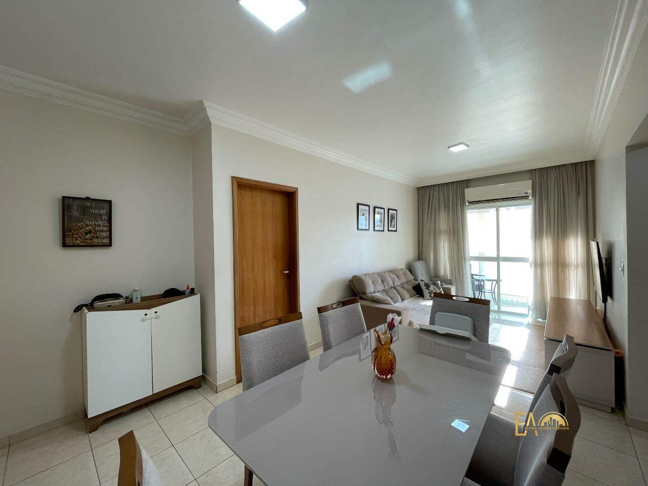 Apartamento à venda no Embaré: 