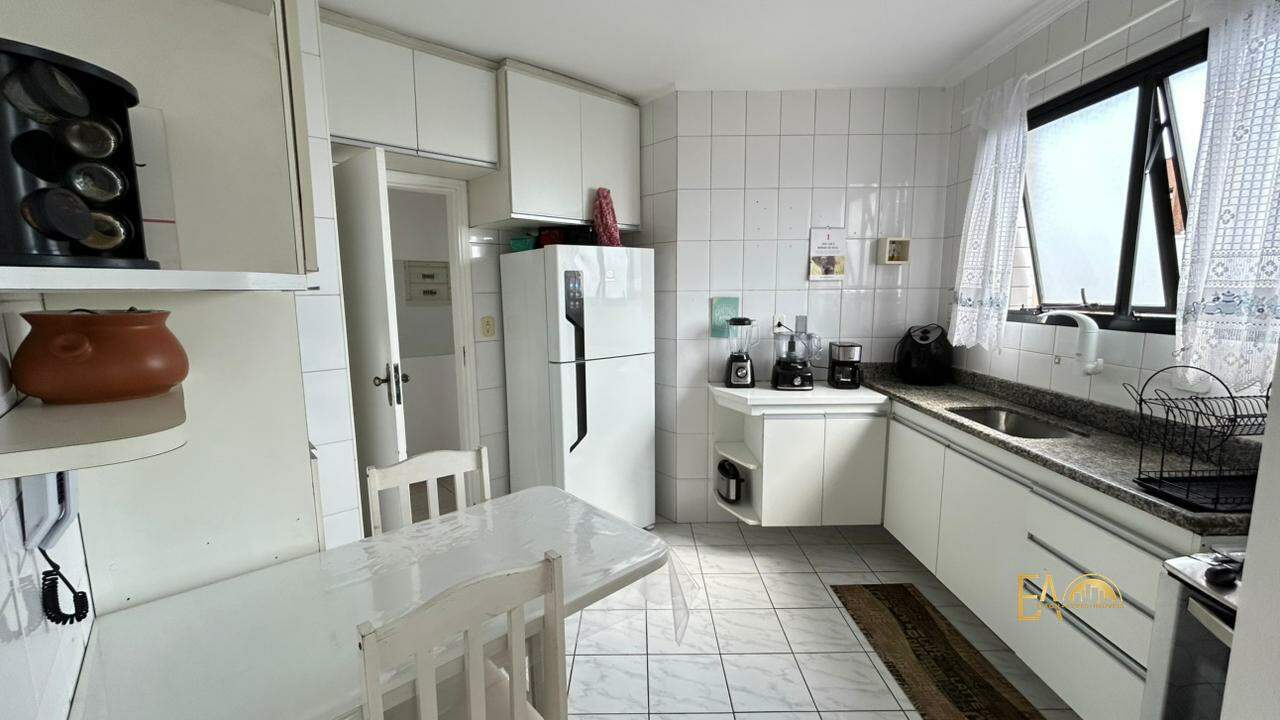 Apartamento à venda no Embaré: 