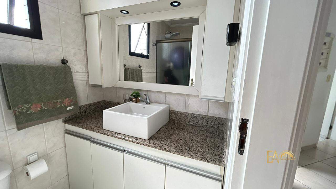 Apartamento à venda no Embaré: 