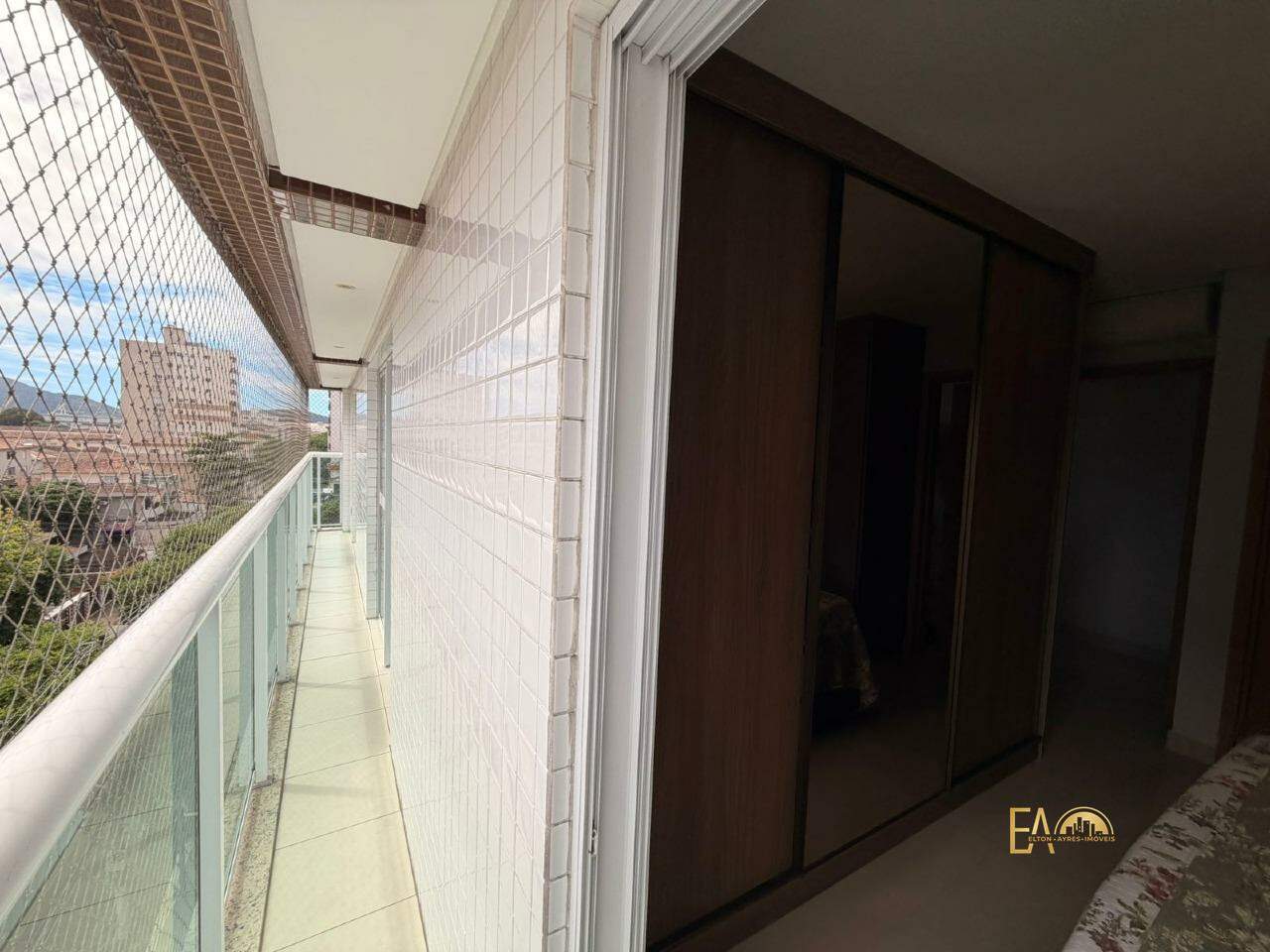 Apartamento à venda no Embaré: 