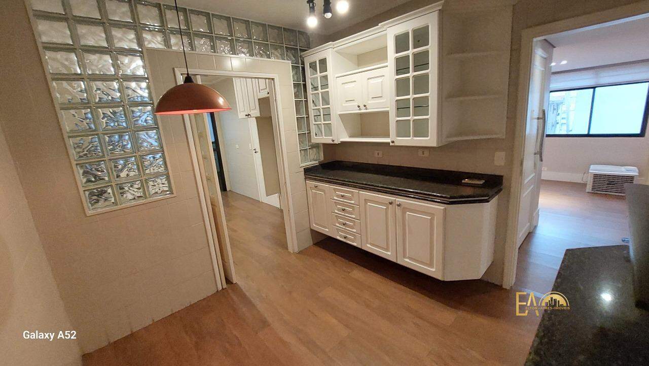 Apartamento à venda no Ponta da Praia: 