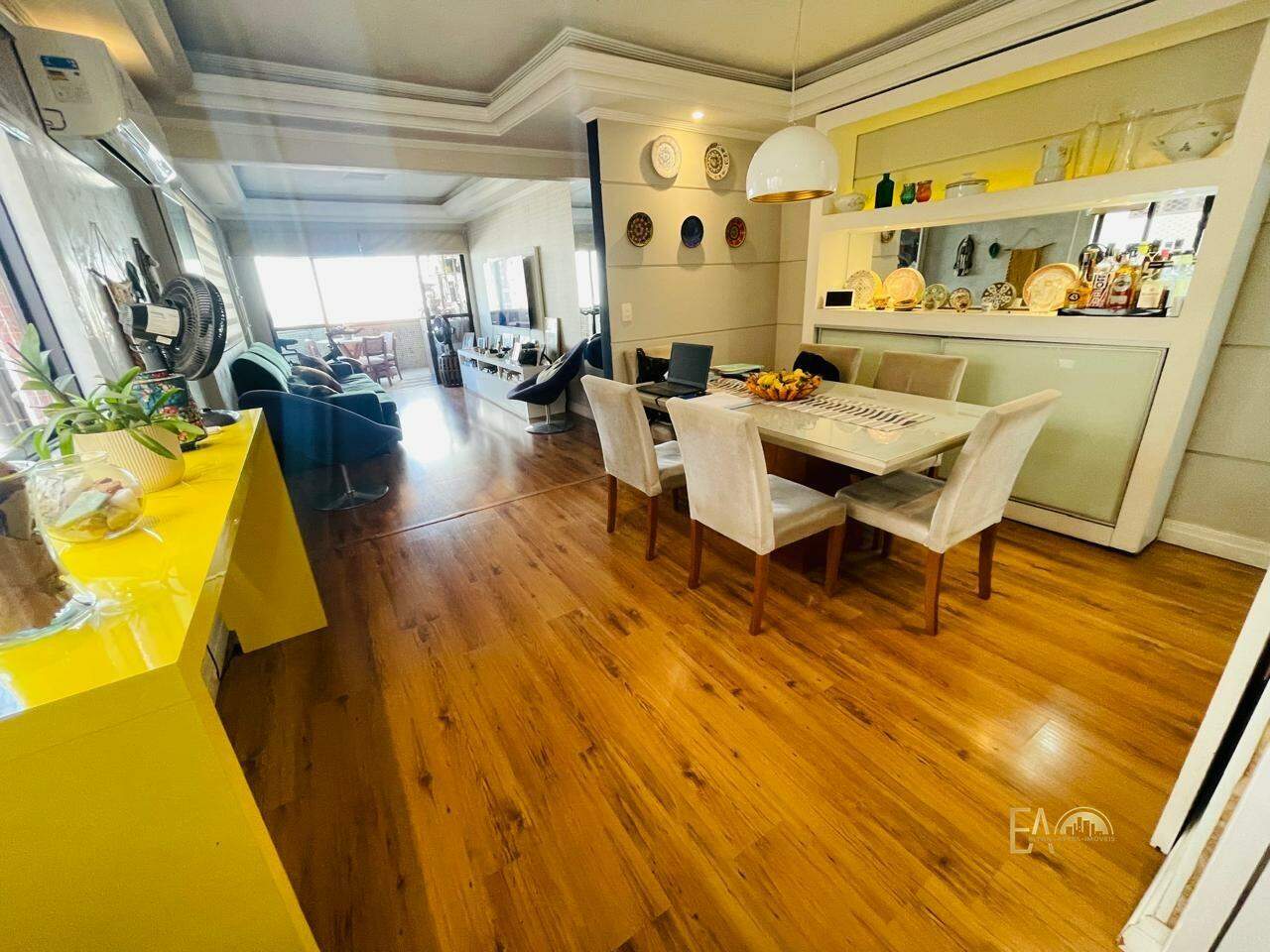 Apartamento à venda no Ponta da Praia: 