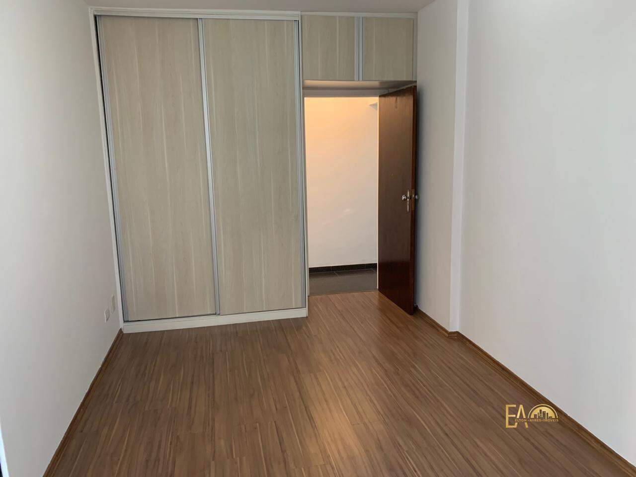 Apartamento à venda no Ponta da Praia: 