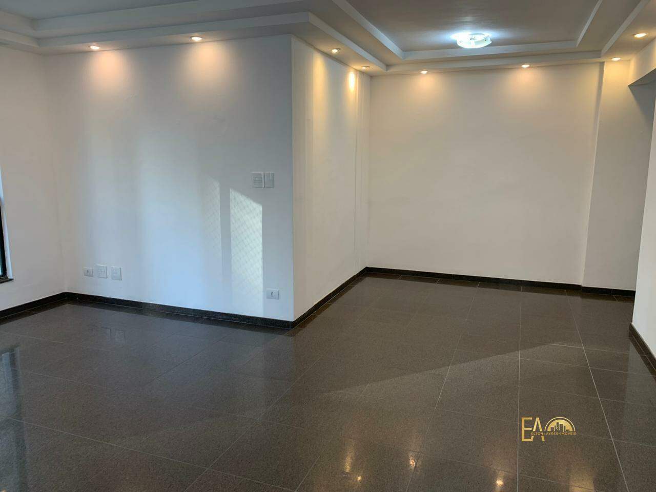 Apartamento à venda no Ponta da Praia: 