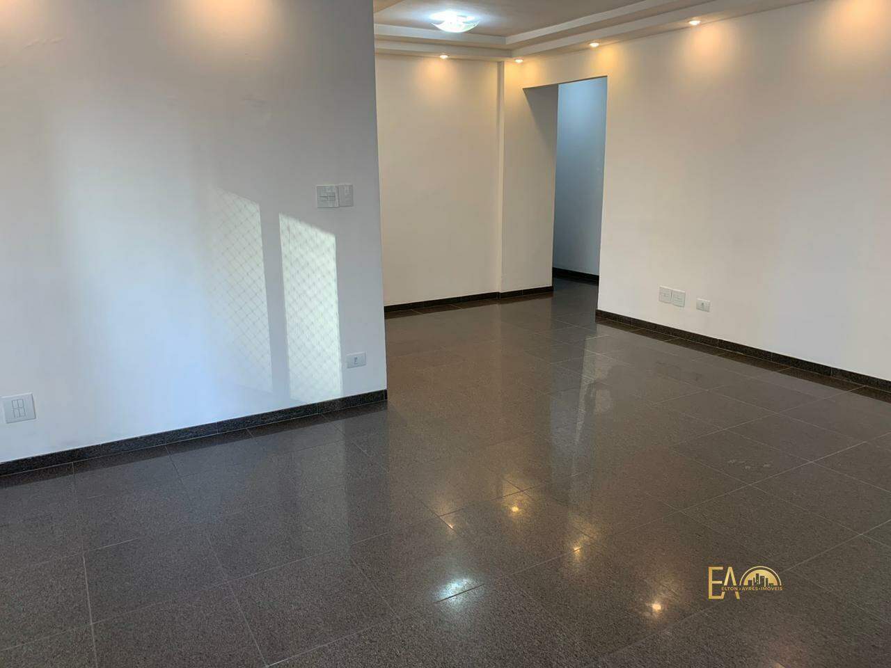 Apartamento à venda no Ponta da Praia: 